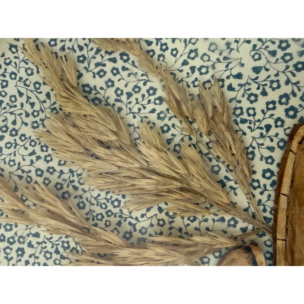 Vintage 3D Lucite Wall Plaque Farmhouse Water Pump Wheat Floral Calico Decor